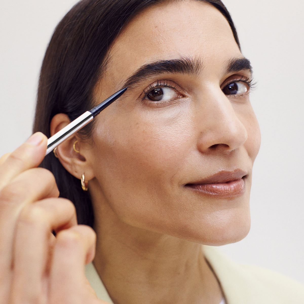 Master || Model is using Brow 1990 in shade Dark Brown