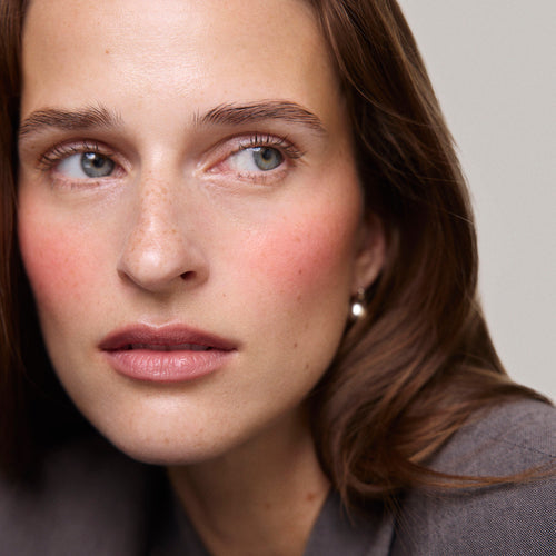 Master || Model is wearing Flush Balm in shade Lustiano.