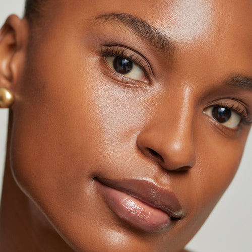 Midcentury | face::deep | Model is wearing Solo Shadow in Shade Midcentury.