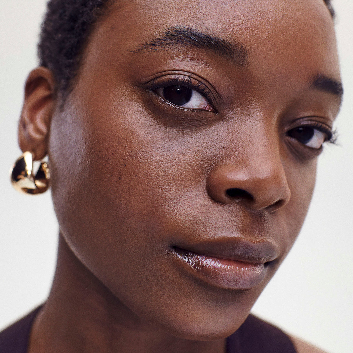 Master || Model wears The Minimalist in Sepia.